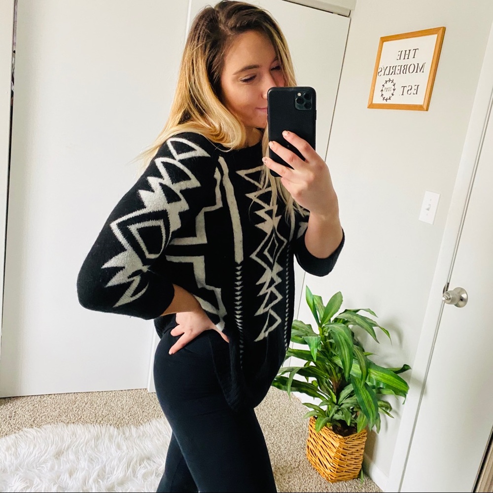 Express Aztec sweater - Picture 2 of 4